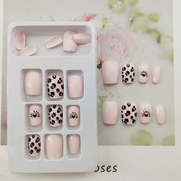 2/$16 Leopard & Rainbows Press On Nails - Picture 4 of 12